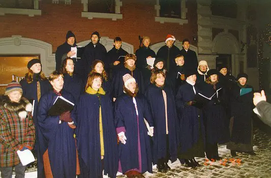 Ziemassvētku dziesmiņas Rātslaukumā 22.12.99